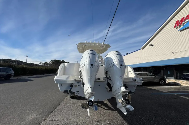 Slide: The Image of Sailfish 272CC SE 2026 - 32