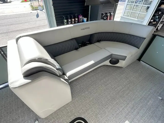 Slide: The Image of Harris 250CR 2026 - 7