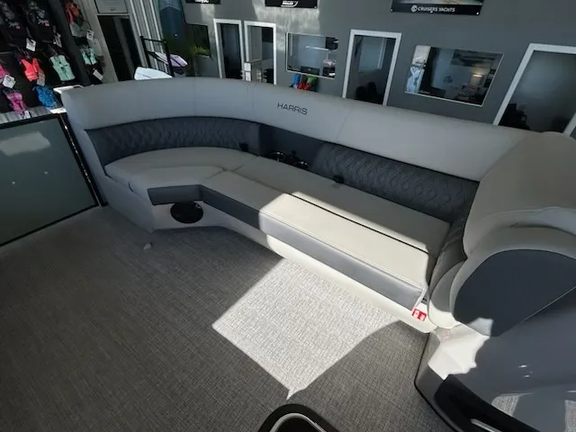 Slide: The Image of Harris Cruiser 250 2026 - 12