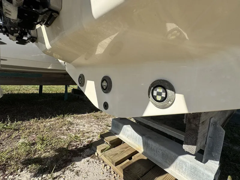 Slide: The Image of Sea Ray 320 SUNDANCER OUTBOARD 2024 - 39