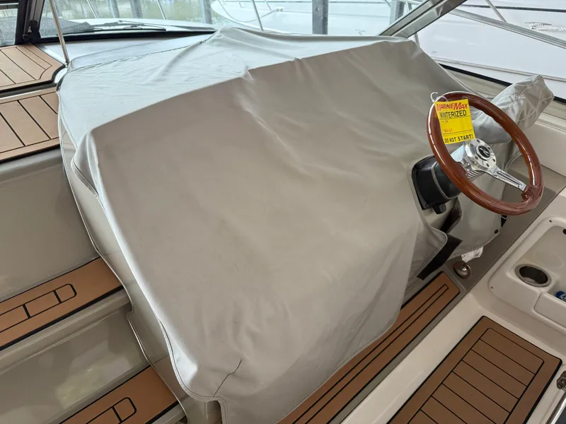 Slide: The Image of Sea Ray 370 SUNDANCER 2010 - 13