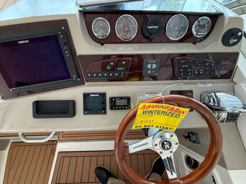 Slide: The Image of Sea Ray 370 SUNDANCER 2010 - 16