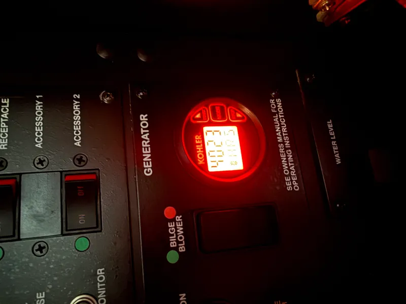 Slide: The Image of Sea Ray 370 SUNDANCER 2010 - 18