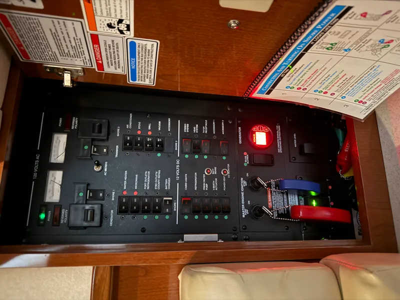 Slide: The Image of Sea Ray 370 SUNDANCER 2010 - 19