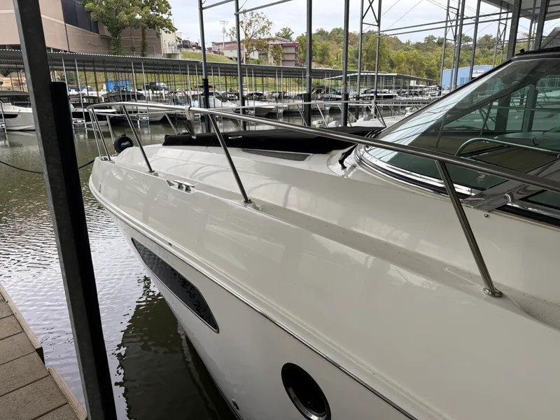 Slide: The Image of Sea Ray 370 SUNDANCER 2010 - 2