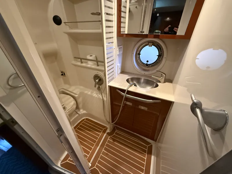 Slide: The Image of Sea Ray 370 SUNDANCER 2010 - 25