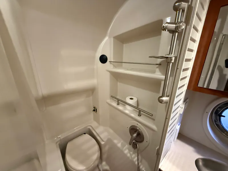 Slide: The Image of Sea Ray 370 SUNDANCER 2010 - 27