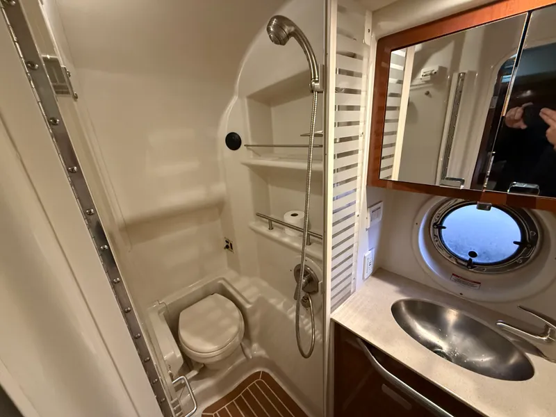Slide: The Image of Sea Ray 370 SUNDANCER 2010 - 28