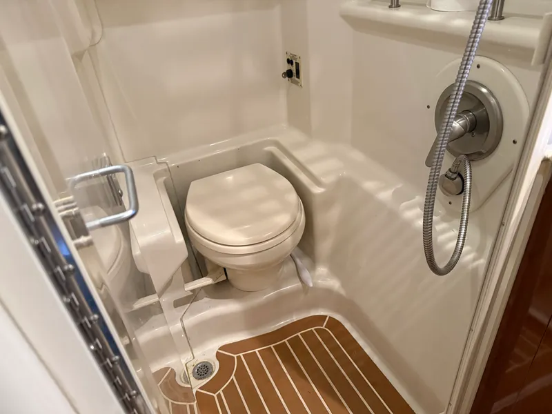 Slide: The Image of Sea Ray 370 SUNDANCER 2010 - 30