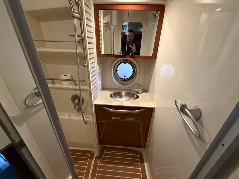 Slide: The Image of Sea Ray 370 SUNDANCER 2010 - 31