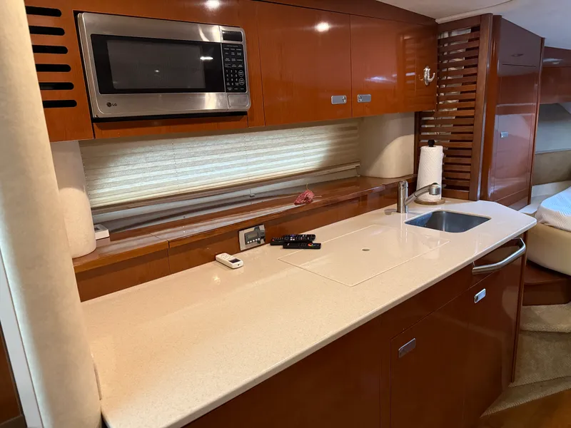 Slide: The Image of Sea Ray 370 SUNDANCER 2010 - 33