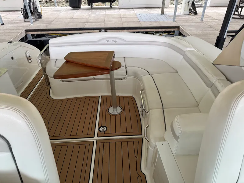 Slide: The Image of Sea Ray 370 SUNDANCER 2010 - 38