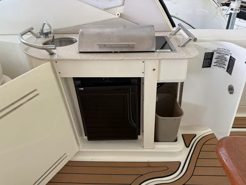 Slide: The Image of Sea Ray 370 SUNDANCER 2010 - 40