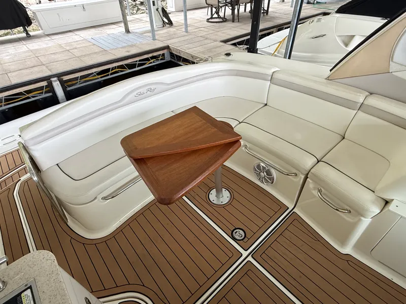 Slide: The Image of Sea Ray 370 SUNDANCER 2010 - 41