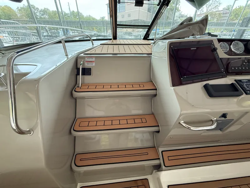 Slide: The Image of Sea Ray 370 SUNDANCER 2010 - 48