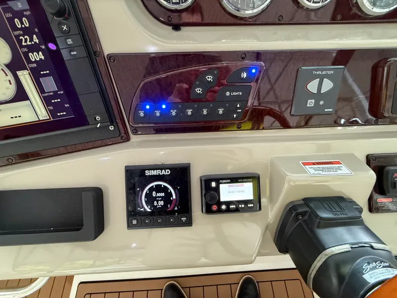 Slide: The Image of Sea Ray 370 SUNDANCER 2010 - 52