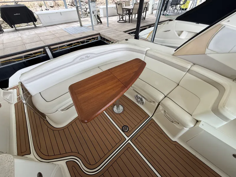 Slide: The Image of Sea Ray 370 SUNDANCER 2010 - 56