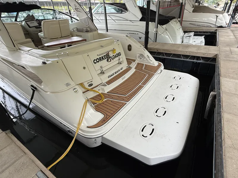 Slide: The Image of Sea Ray 370 SUNDANCER 2010 - 59