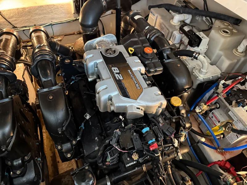 Slide: The Image of Sea Ray 370 SUNDANCER 2010 - 65