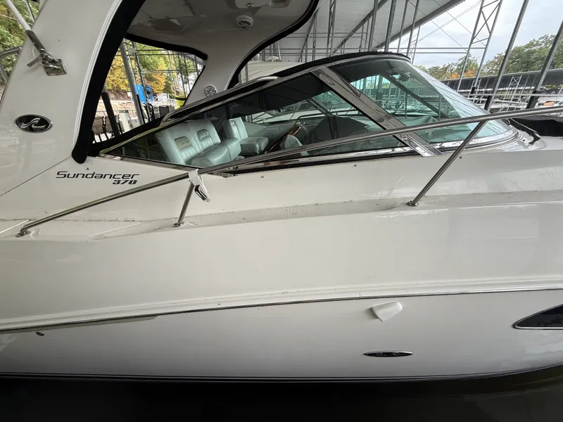 Slide: The Image of Sea Ray 370 SUNDANCER 2010 - 9