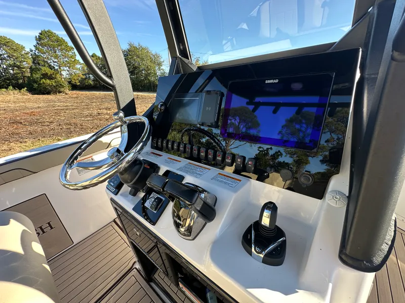 Slide: The Image of Yamaha 255 FSH Sport H 2024 - 16