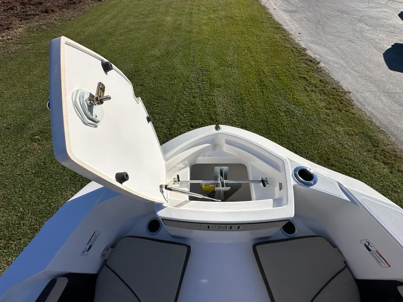 Slide: The Image of Yamaha 255 FSH Sport H 2024 - 25