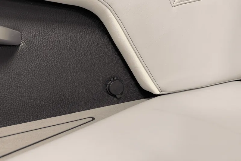 Slide: The Image of Nautique Super Air Nautique GS22 2025 - 110