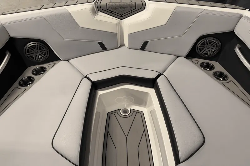 Slide: The Image of Nautique Super Air Nautique GS22 2025 - 112