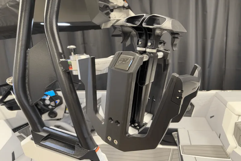 Slide: The Image of Nautique Super Air Nautique GS22 2025 - 15