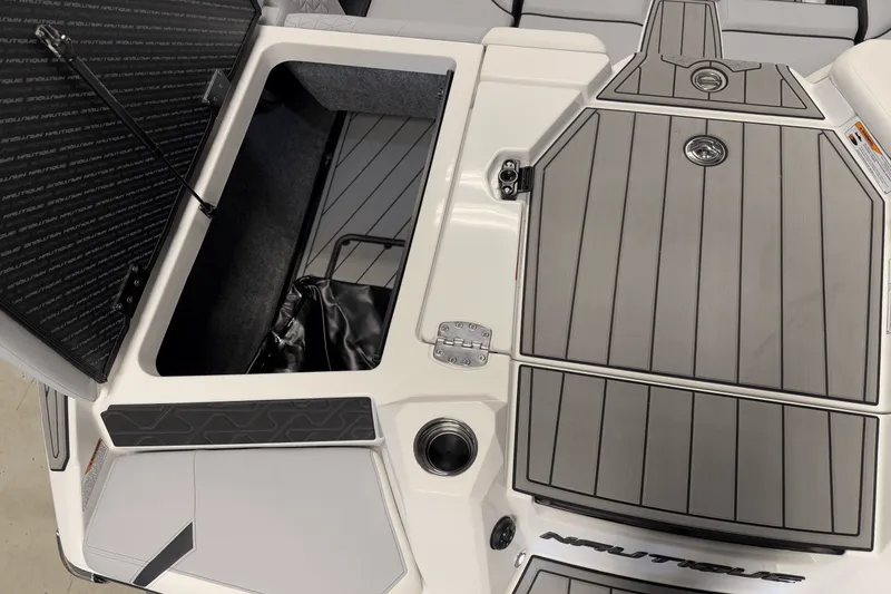 Slide: The Image of Nautique Super Air Nautique GS22 2025 - 34