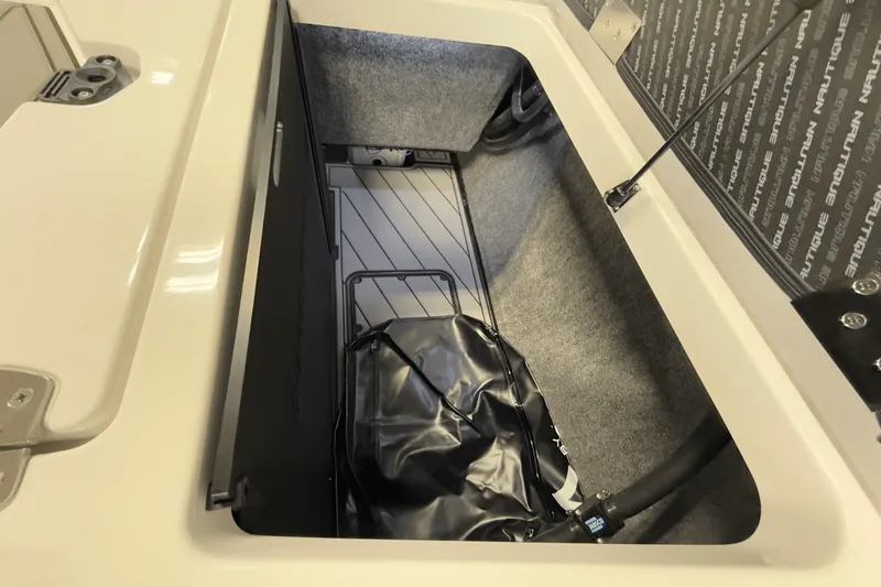 Slide: The Image of Nautique Super Air Nautique GS22 2025 - 38