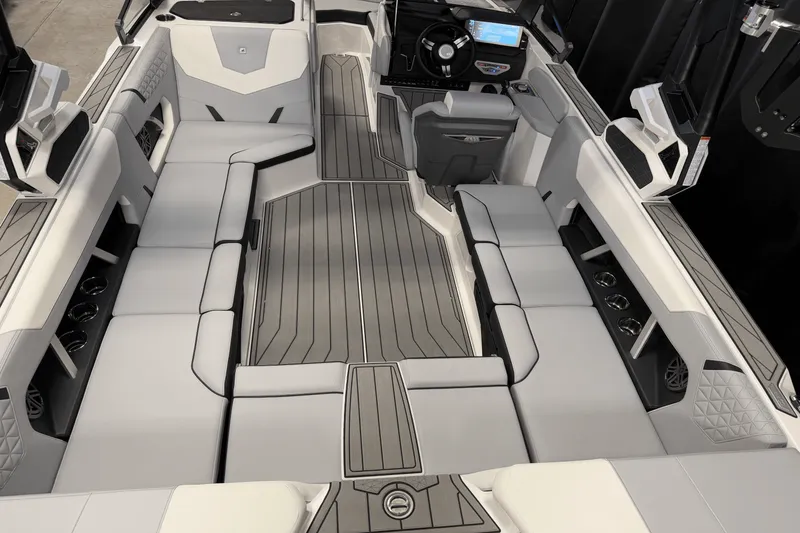 Slide: The Image of Nautique Super Air Nautique GS22 2025 - 45