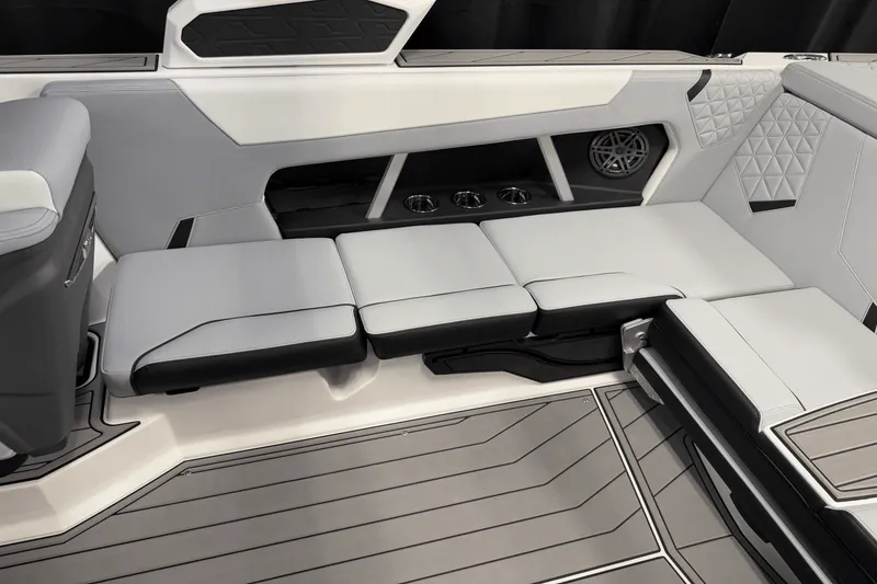 Slide: The Image of Nautique Super Air Nautique GS22 2025 - 50