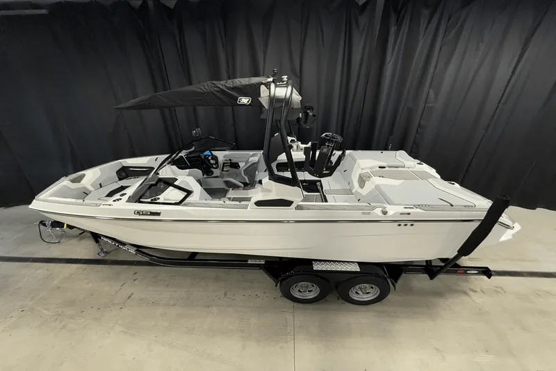 Slide: The Image of Nautique Super Air Nautique GS22 2025 - 6