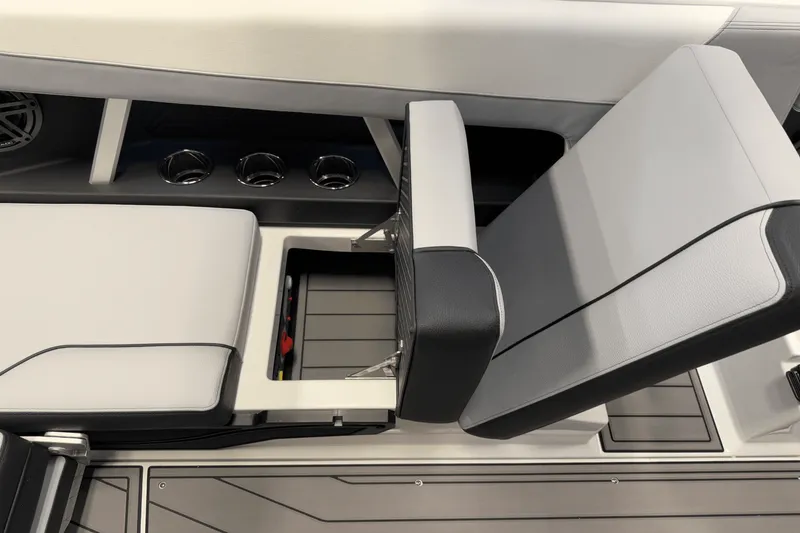 Slide: The Image of Nautique Super Air Nautique GS22 2025 - 63