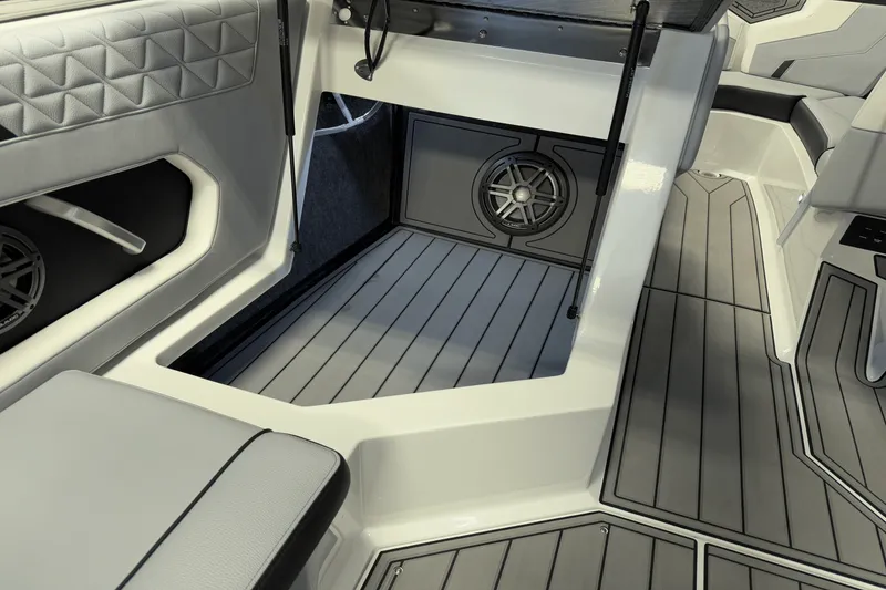 Slide: The Image of Nautique Super Air Nautique GS22 2025 - 72