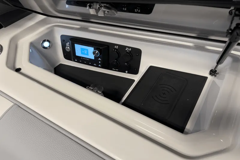 Slide: The Image of Nautique Super Air Nautique GS22 2025 - 76