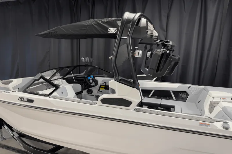 Slide: The Image of Nautique Super Air Nautique GS22 2025 - 9