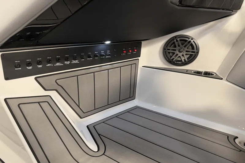 Slide: The Image of Nautique Super Air Nautique GS22 2025 - 99