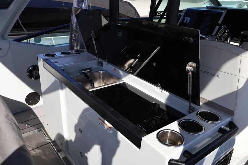 Slide: The Image of Saxdor 320 GTO 2023 - 30