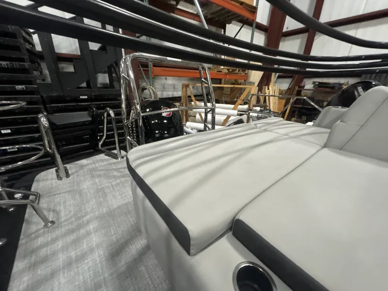 Slide: The Image of Harris 210 Cruiser 2025 - 19