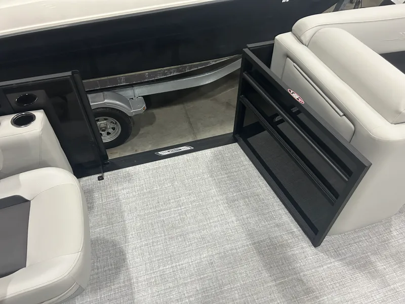 Slide: The Image of Harris 210 Cruiser 2025 - 23