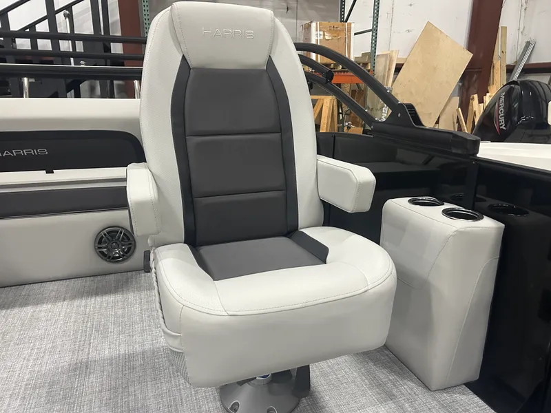 Slide: The Image of Harris 210 Cruiser 2025 - 24