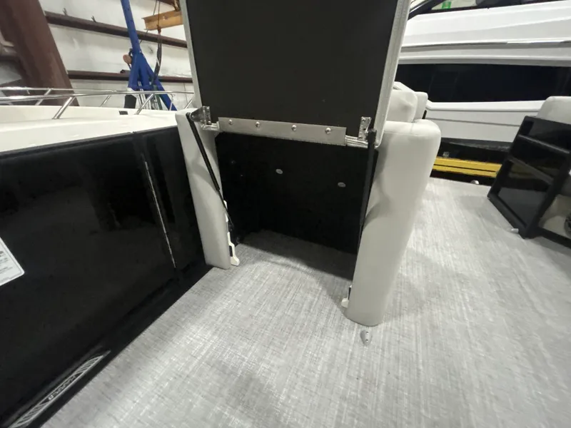 Slide: The Image of Harris 210 Cruiser 2025 - 25