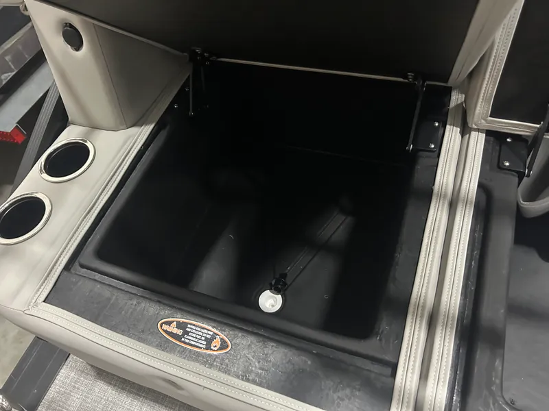 Slide: The Image of Harris 210 Cruiser 2025 - 32