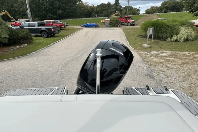 Slide: The Image of Sea Ray 19 SPX 2022 - 13