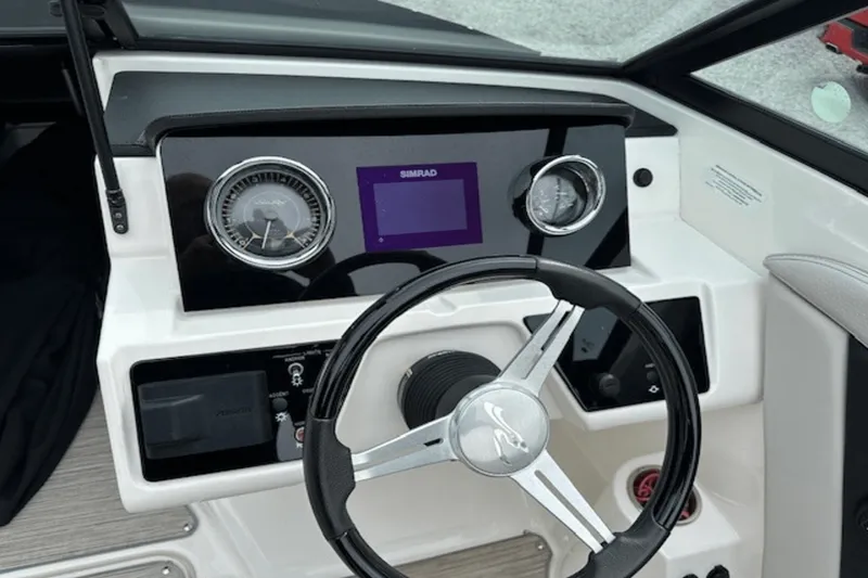 Slide: The Image of Sea Ray 19 SPX 2022 - 3