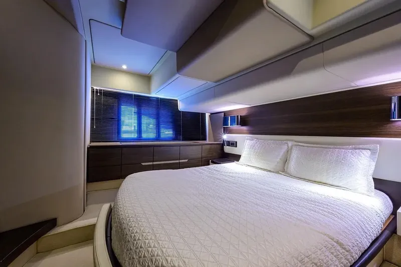 Slide: The Image of Azimut 50 FLY 2015 - 16
