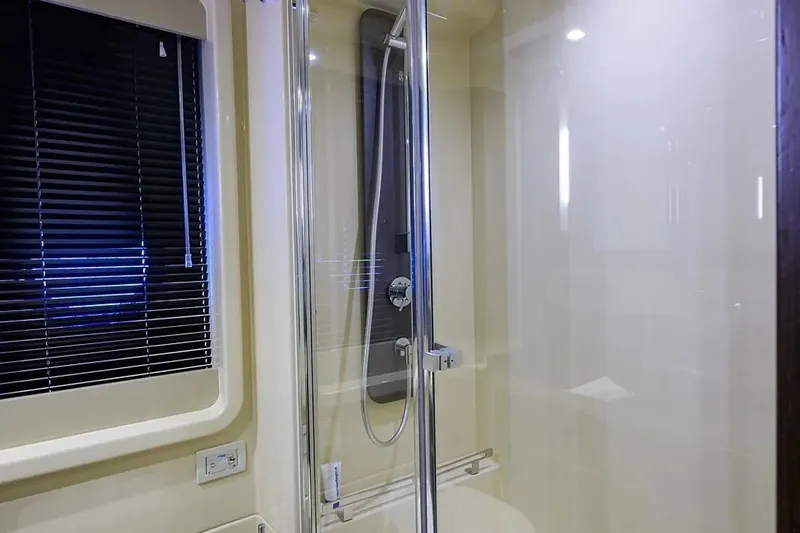 Slide: The Image of Azimut 50 FLY 2015 - 19