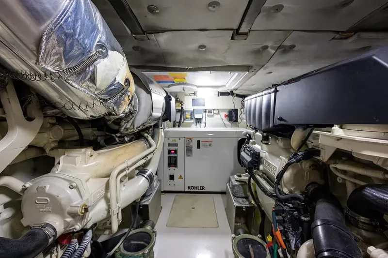 Slide: The Image of Azimut 50 FLY 2015 - 25